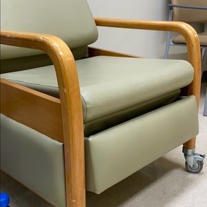 Meet your Posher, Connie